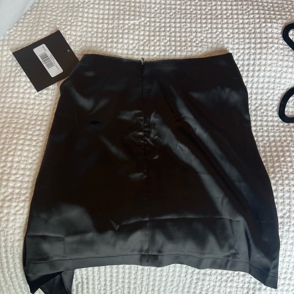 Women’s skirt - Picture 2 of 3